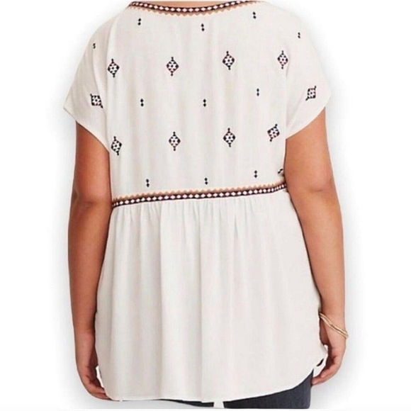 Torrid Embroidered Ivory Crepe Rayon Dolman Blouse Top Sz 3X NWT - Picture 3 of 15